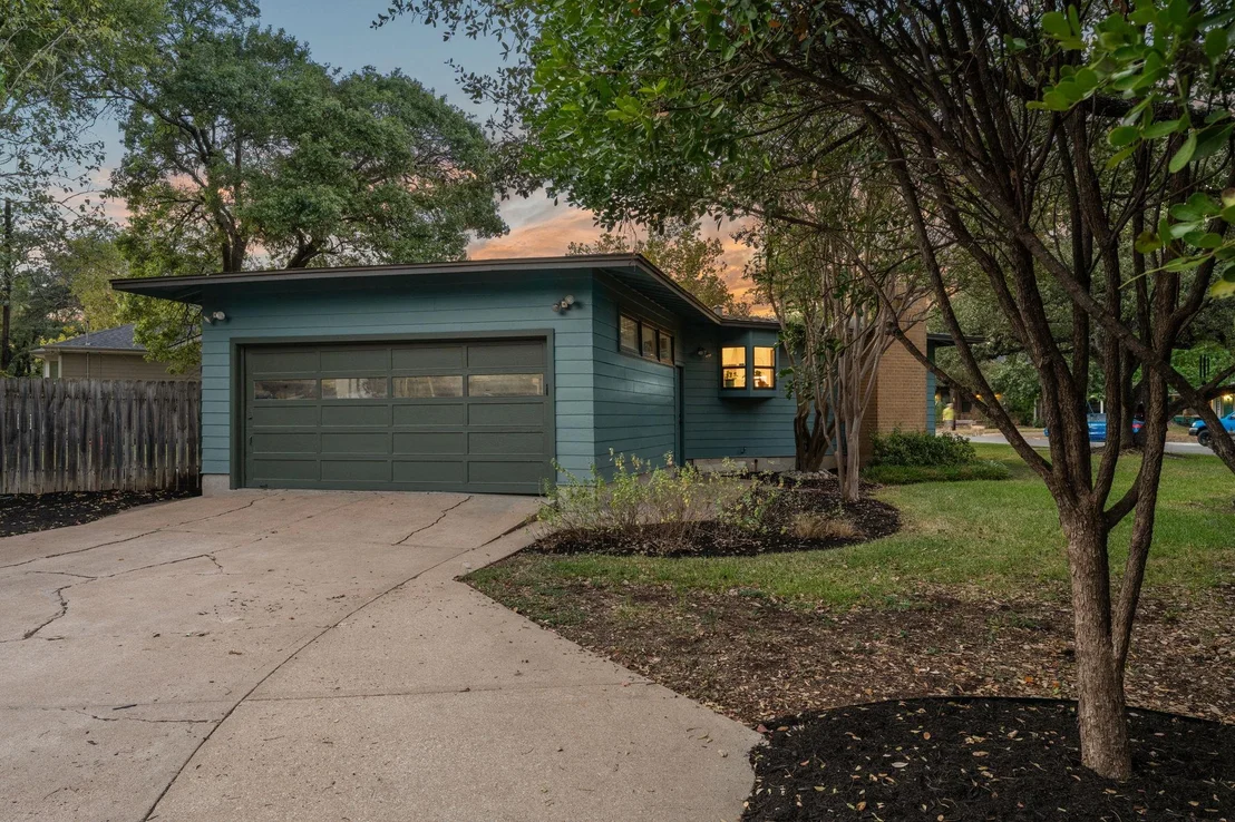 Photo of 2601 Park View DR