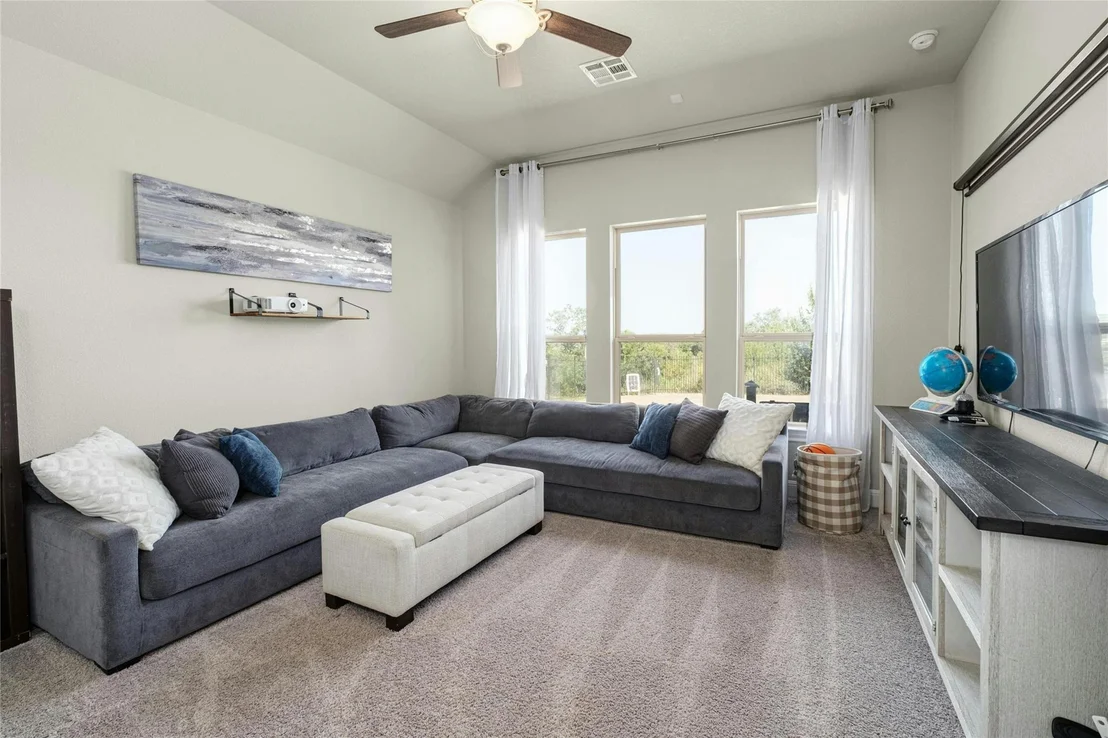 Photo of 401 Jacksdaw DR
