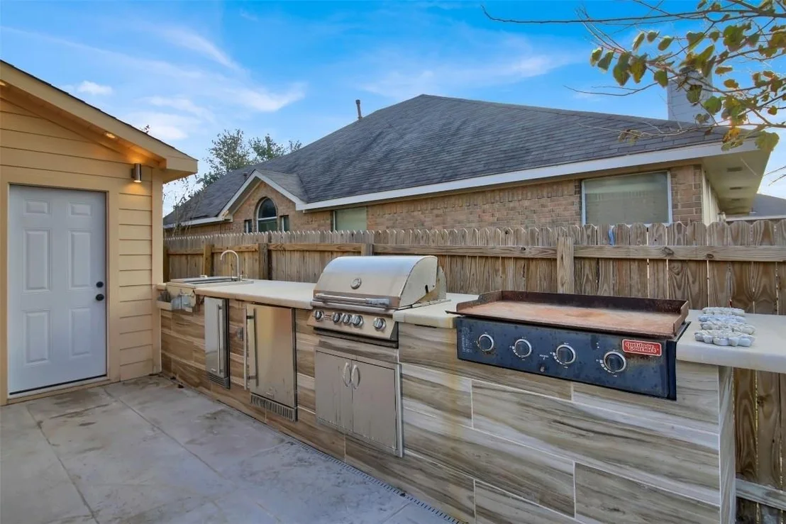 Photo of 222 Paddington DR