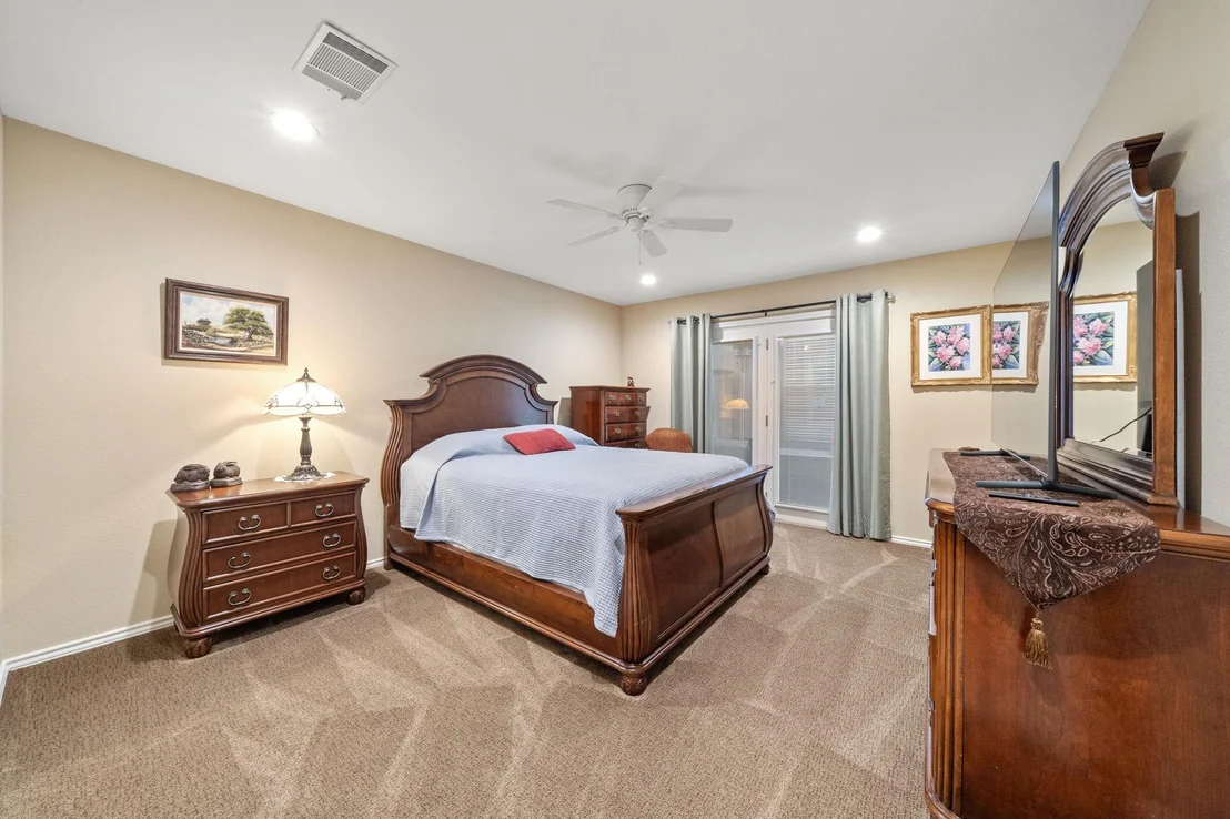 Photo of 25 Doolittle DR