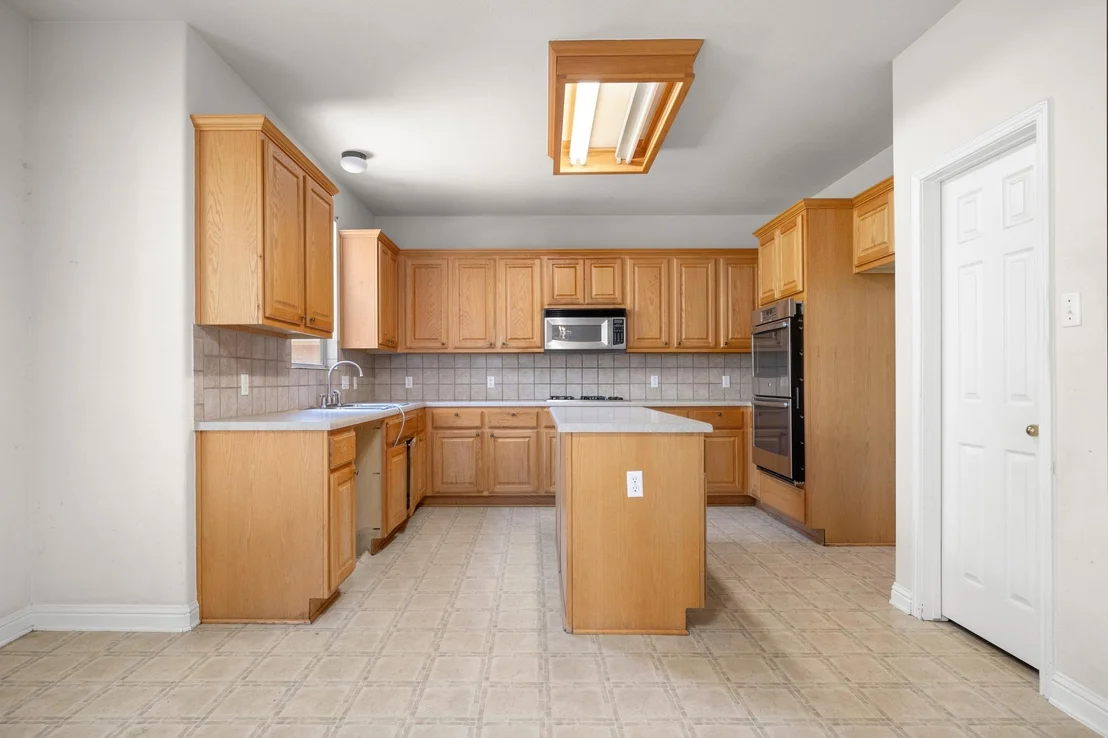 Photo of 10005 MOUNT RAINIER DR