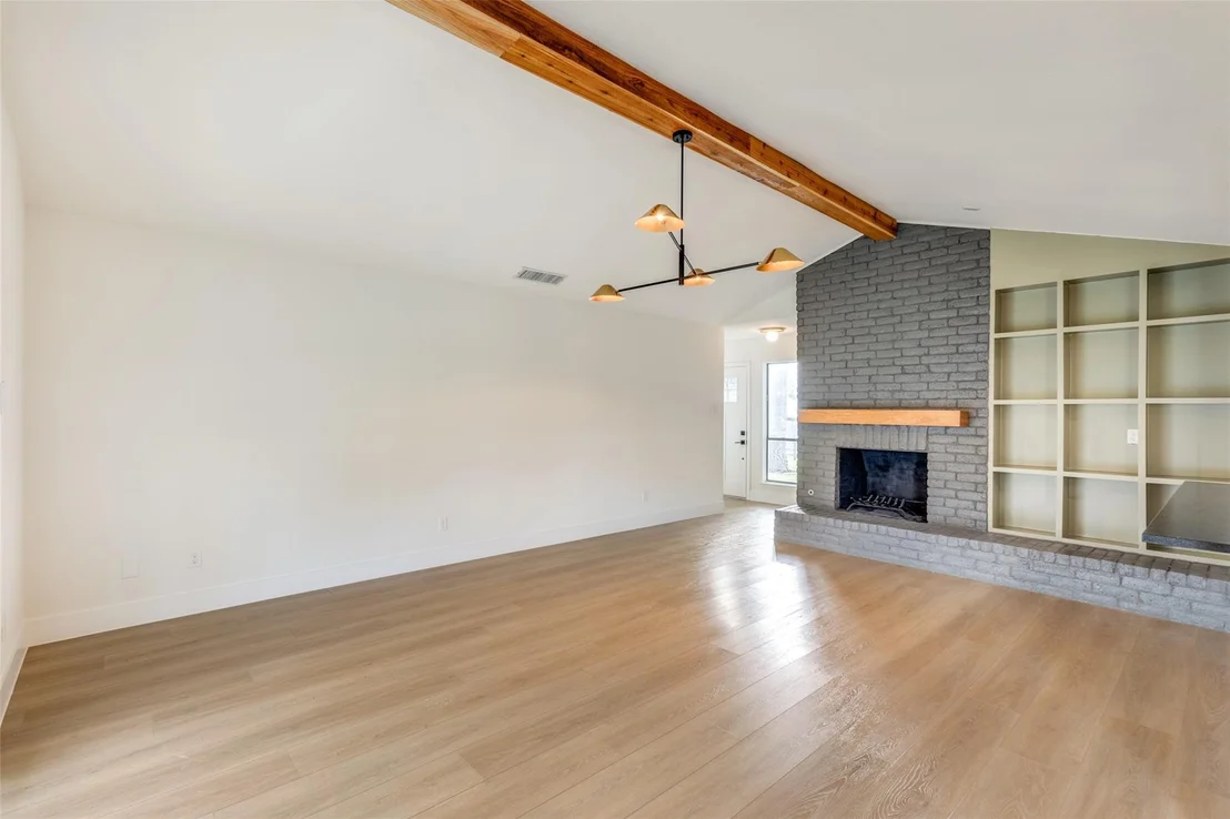 Photo of 1720 Pine Knoll DR