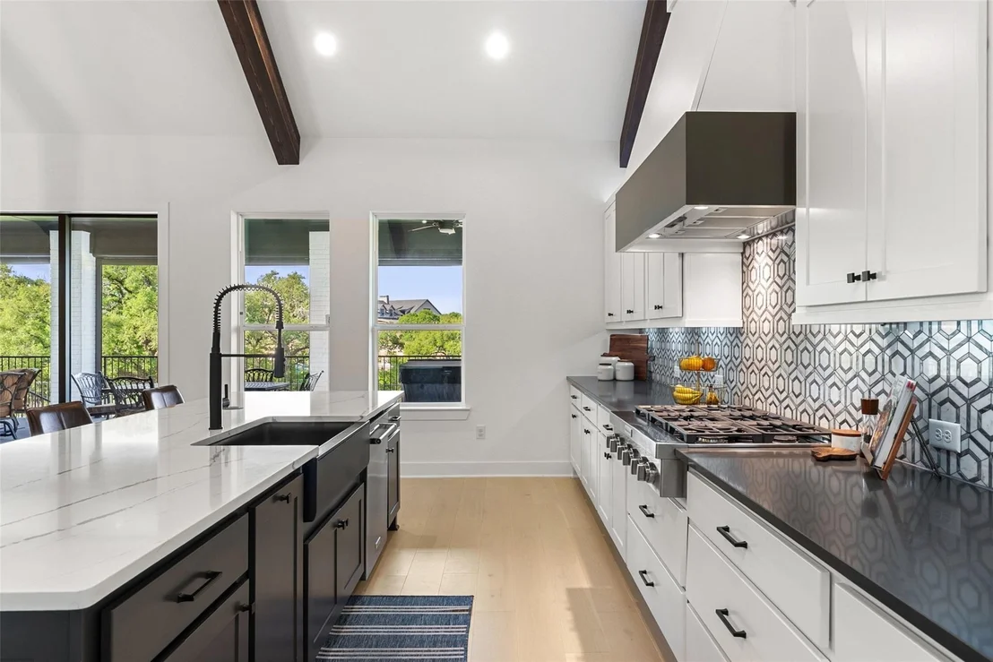 Photo of 544 Castillo BND