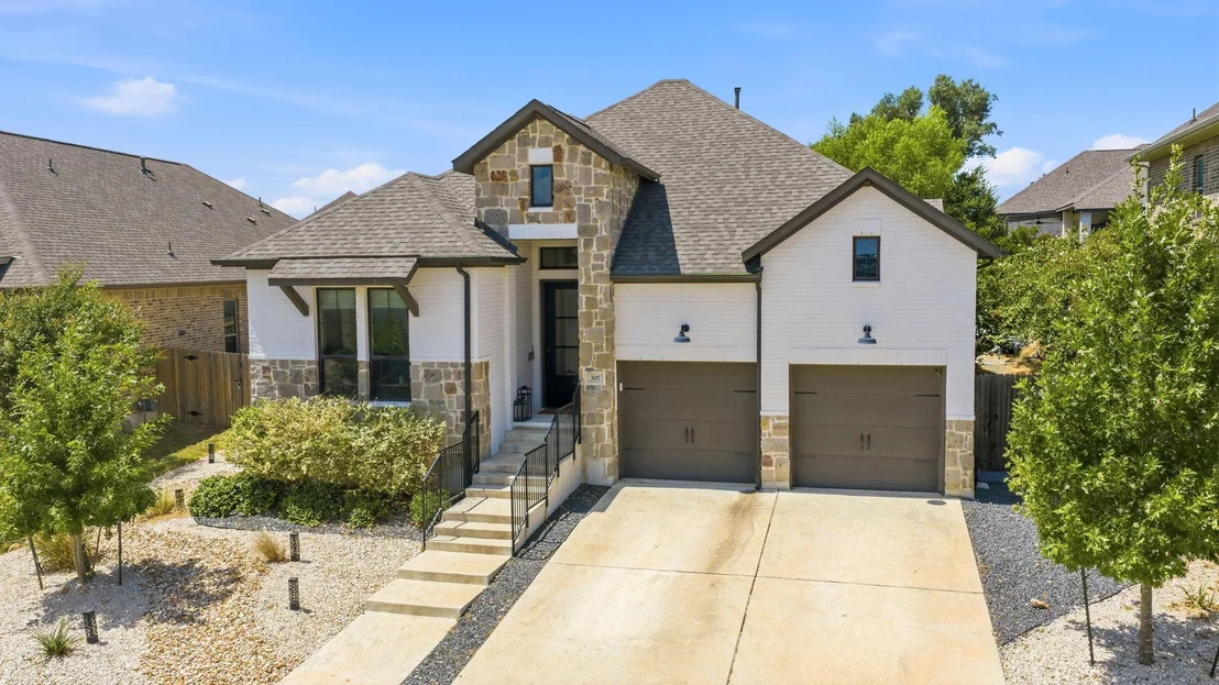 Photo of 301 Carpenter Hill DR