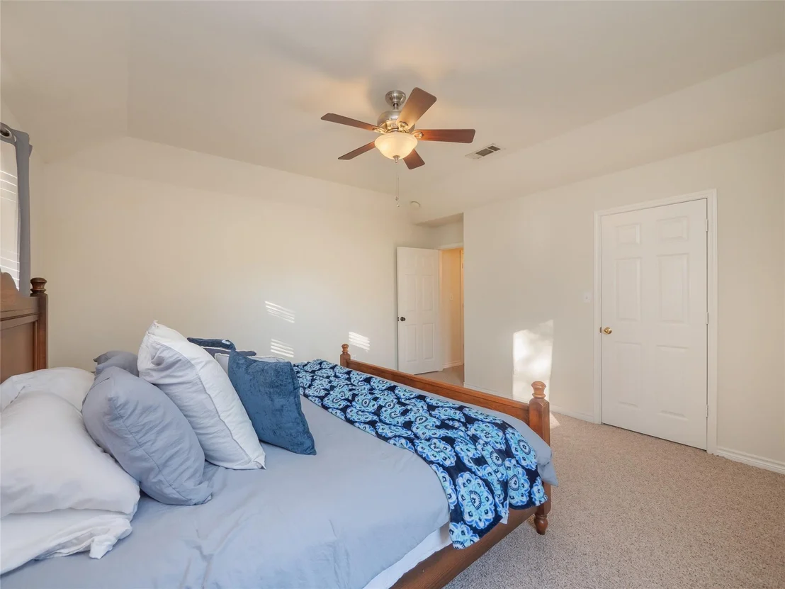 Photo of 533 Arbors CIR