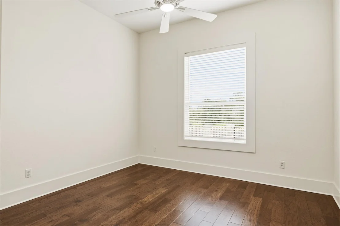 Photo of 1009 Scenic DR