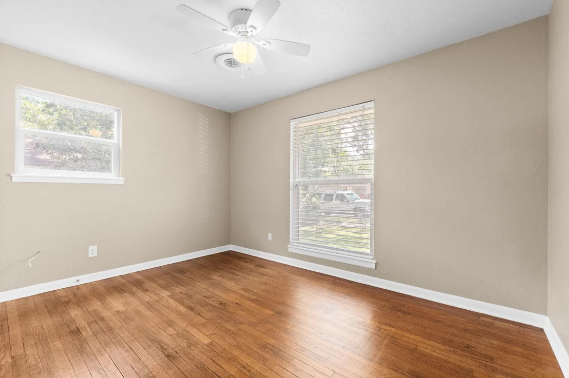 Photo of 1301 West LN