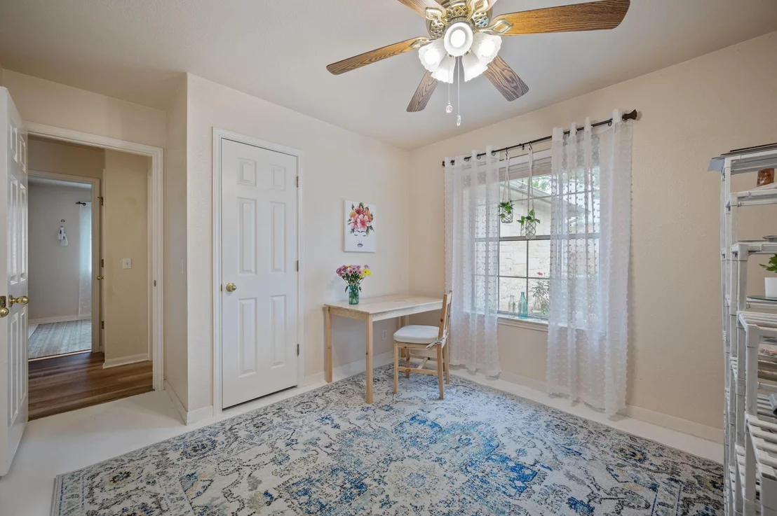 Photo of 450 Zebra DR