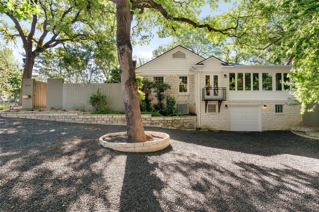 Photo of 2111 Enfield RD
