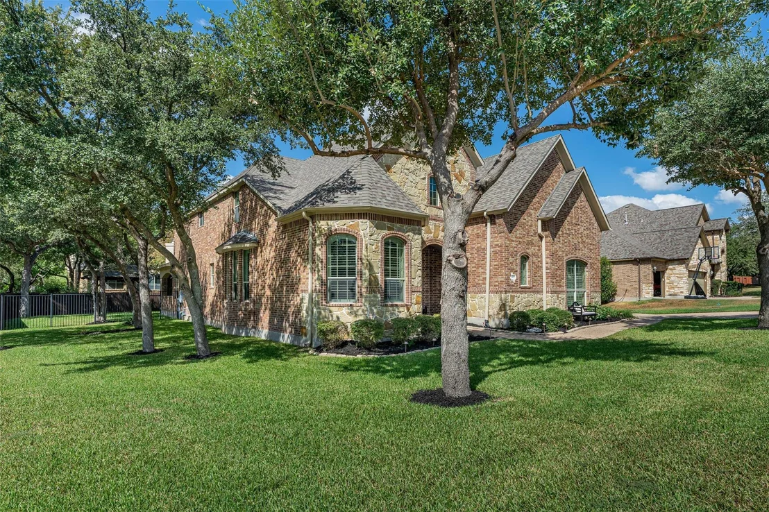 Photo of 401 Bluff Point BND