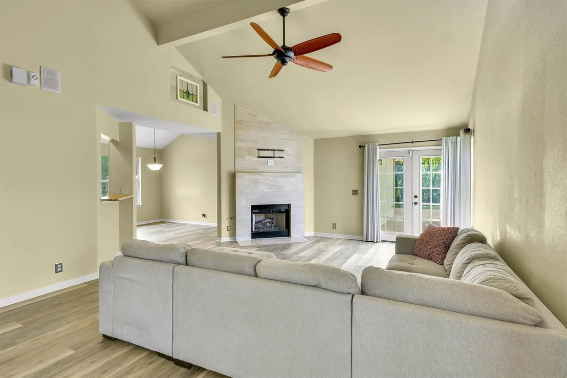 Photo of 2008 QUAIL VALLEY DR