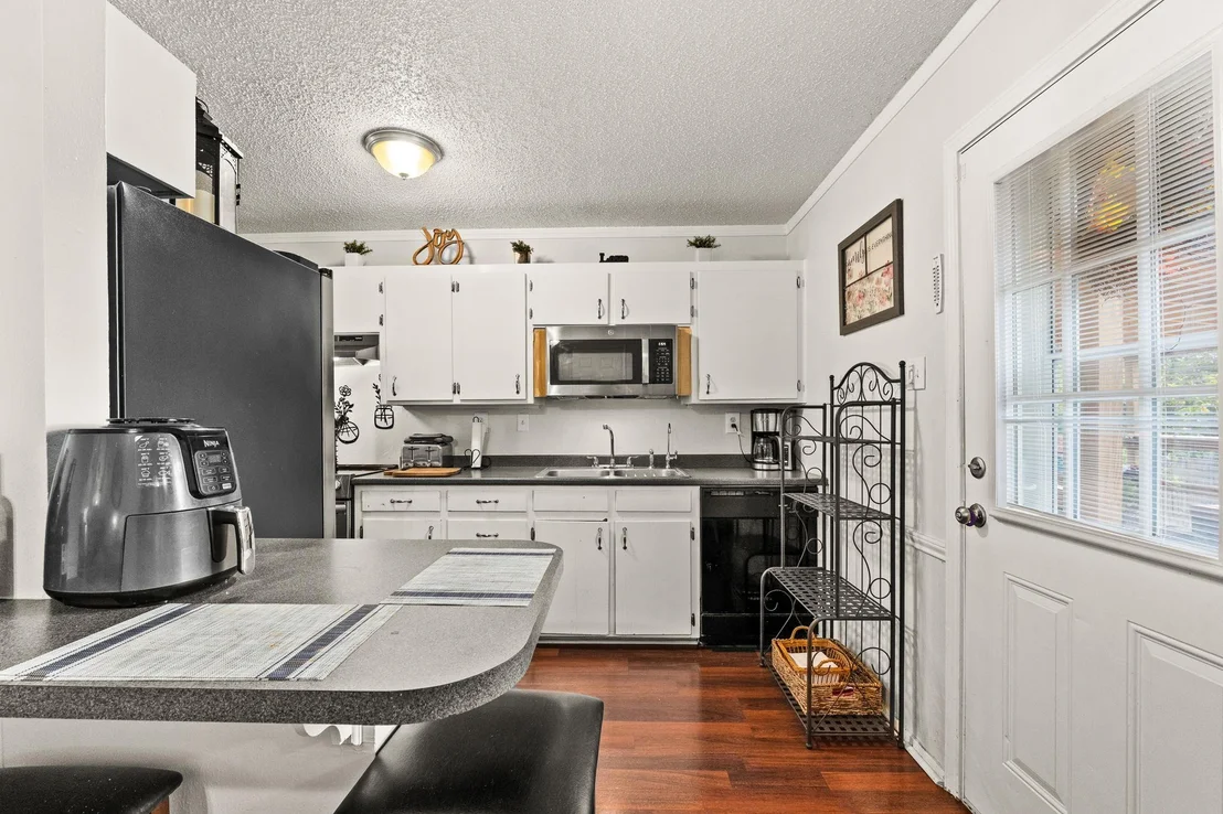 Photo of 908 Marilyn DR
