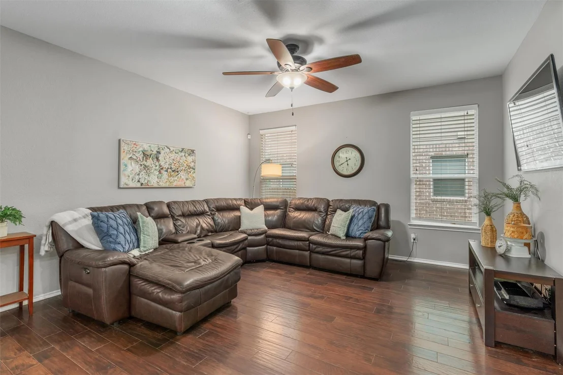 Photo of 1032 Clove Hitch DR