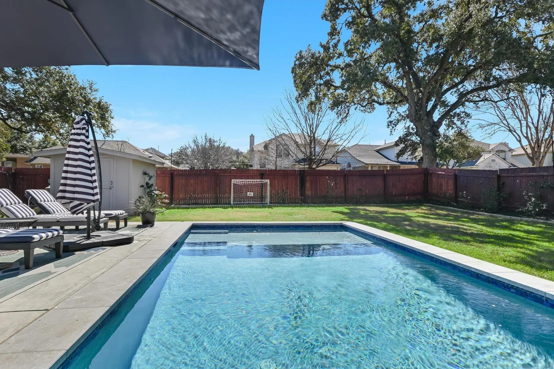 Photo of 10208 Beard Ave