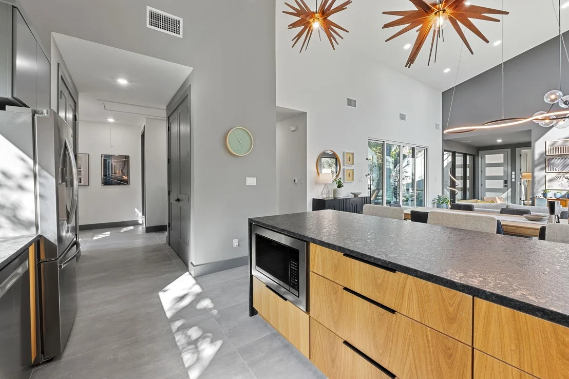 Photo of 5908 Lakeside TRL