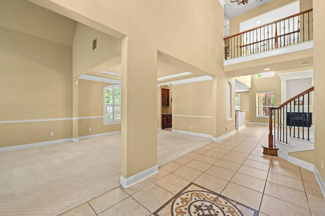 Photo of 111 WHITLEY DR