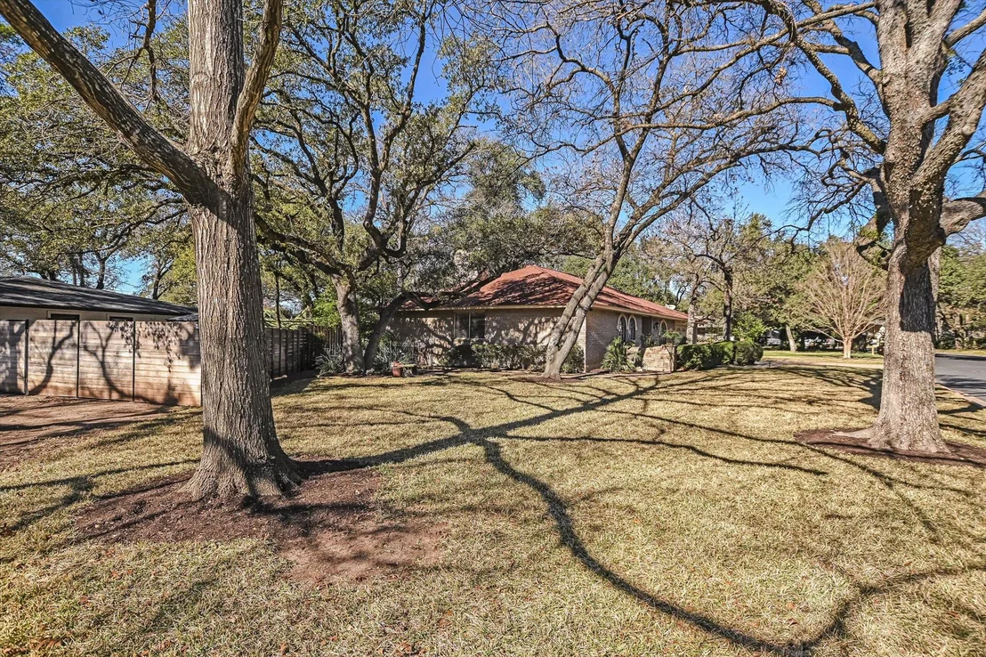 Photo of 8900 Currywood DR