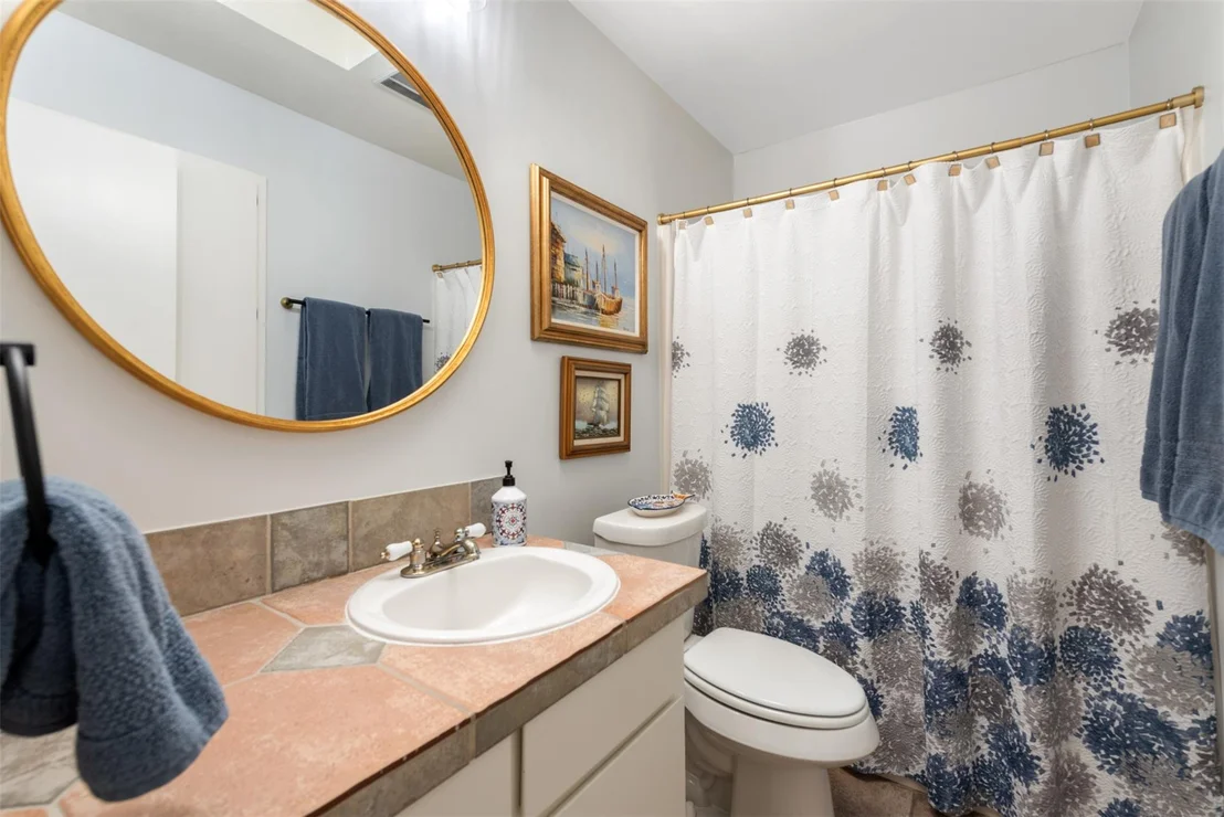 Photo of 5504 Lands End ST