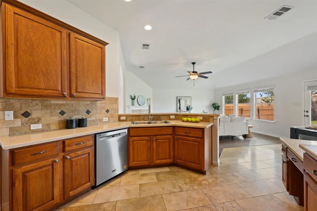 Photo of 912 Abbeyglen Castle DR