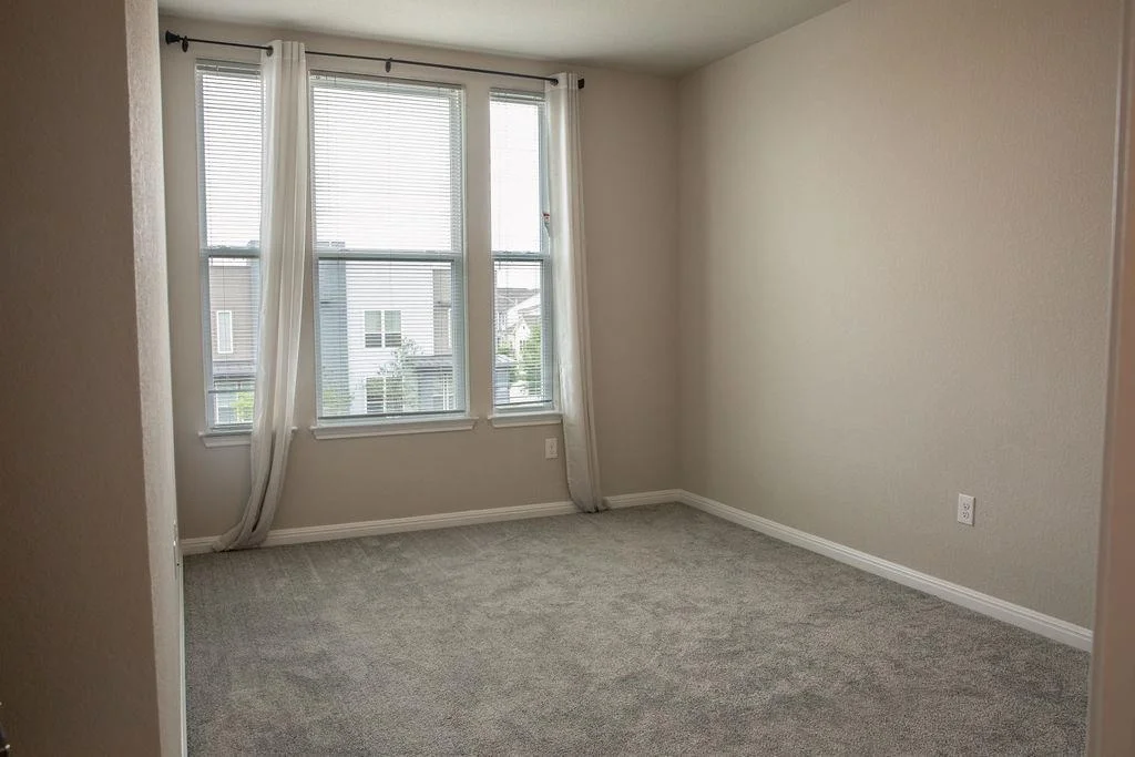 Photo of Unit B at 5409 Baythorne DR
