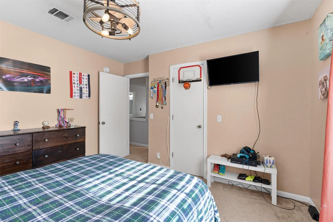Photo of 372 Tobin DR
