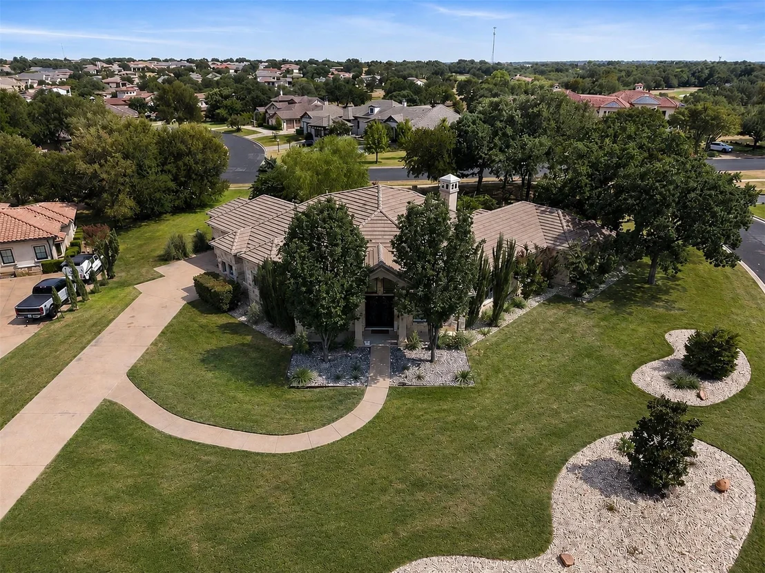 Photo of 100 Dovetail LN