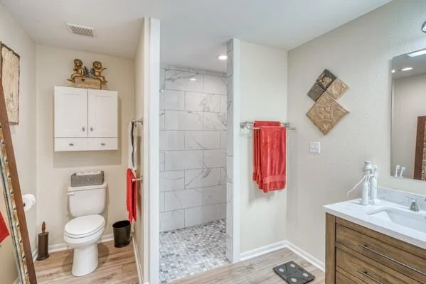 Photo of 215 E McGee TRL