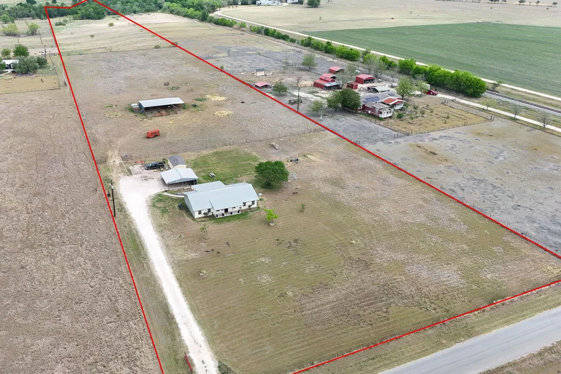 Photo of 851 County Road 454 RD