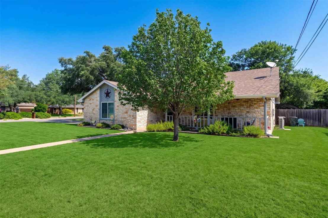 Photo of 3423 Bluebonnet TRL
