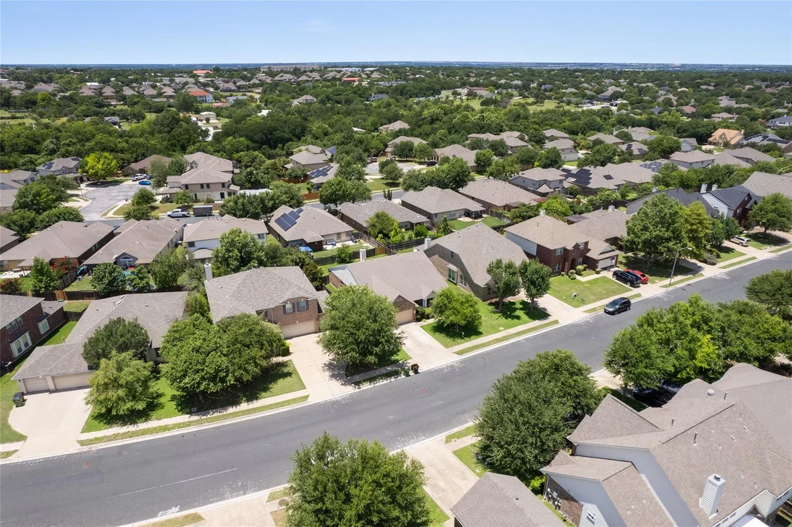 Photo of 3924 Links LN