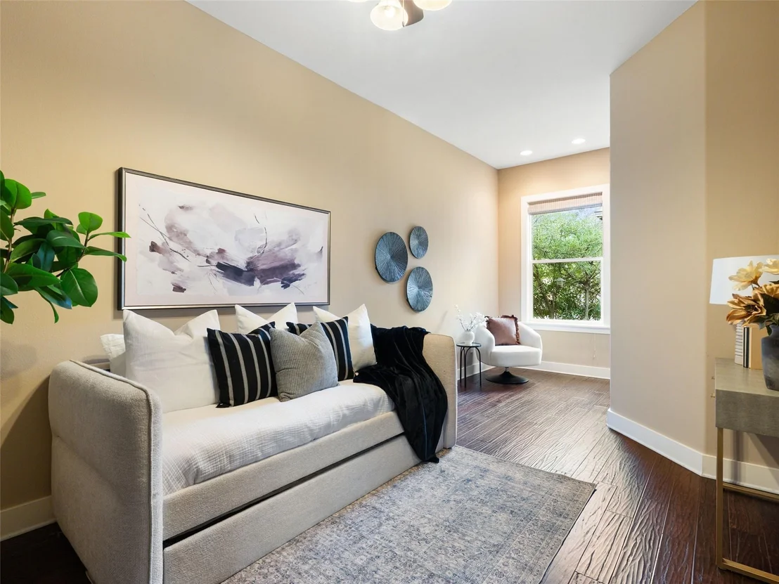 Photo of 104 Gabriels LOOP