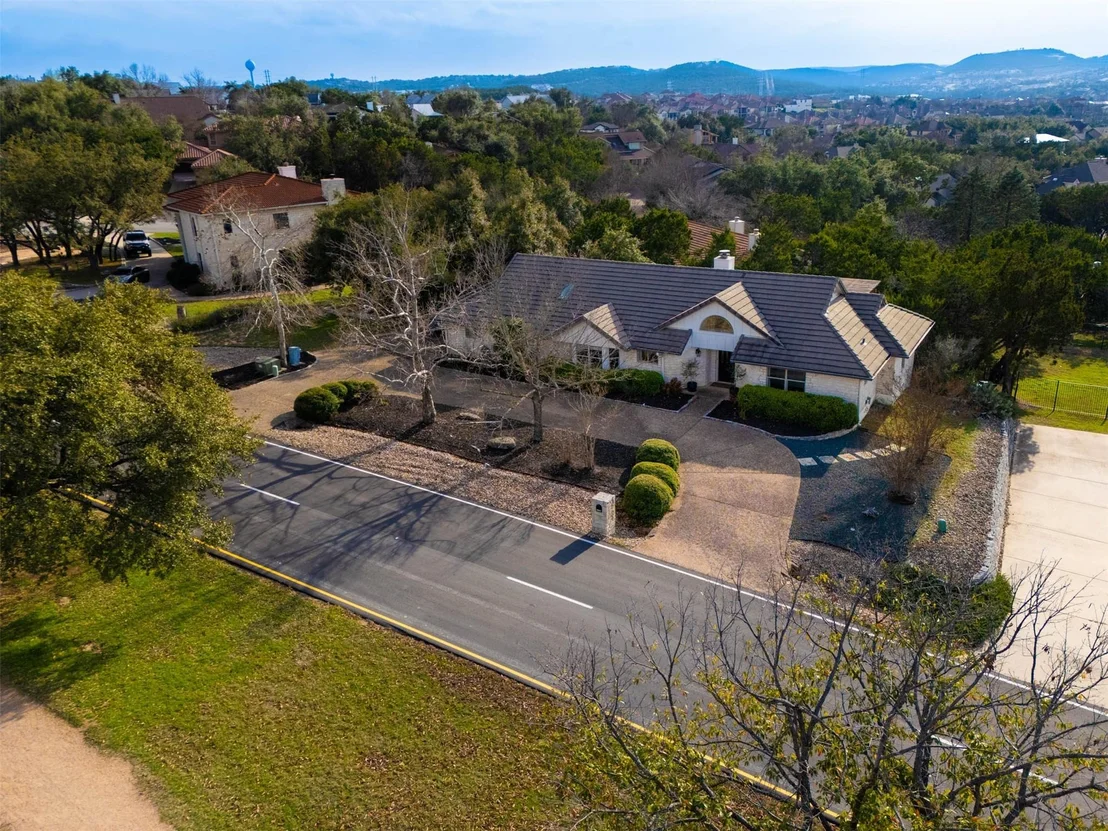 Photo of 3703 Lakeway BLVD