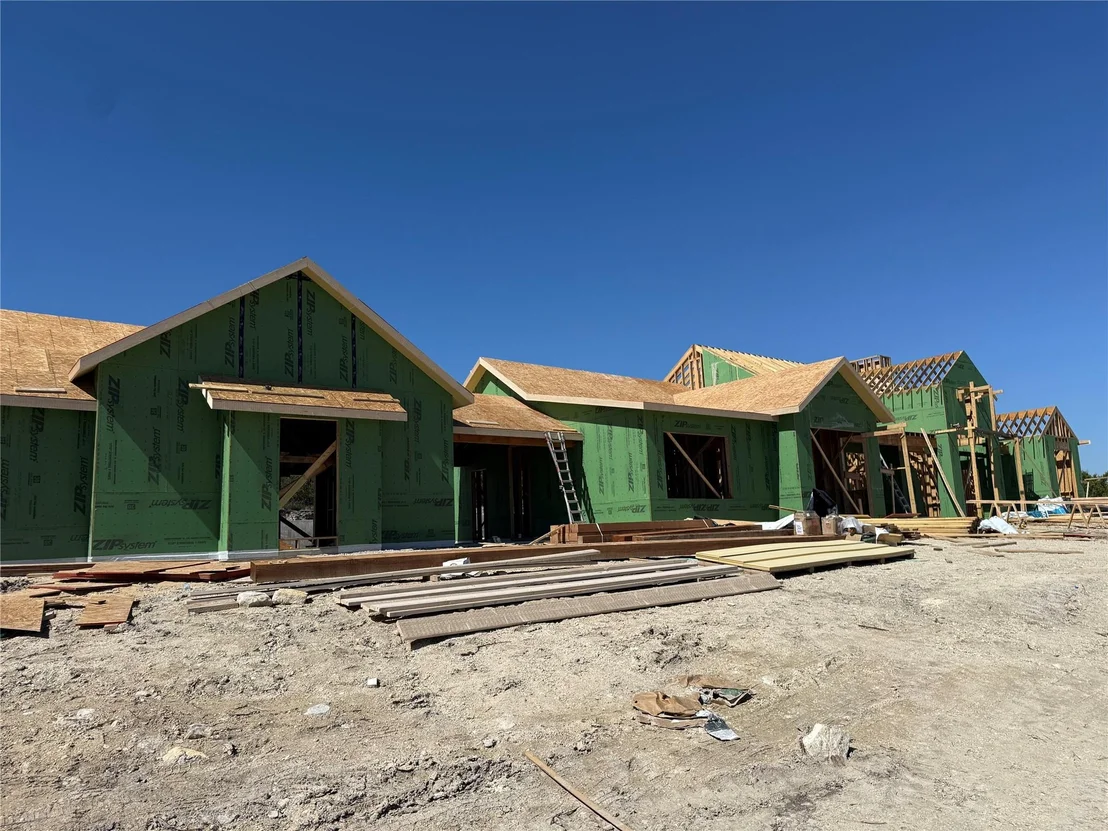 Photo of 225 Round Mountain DR