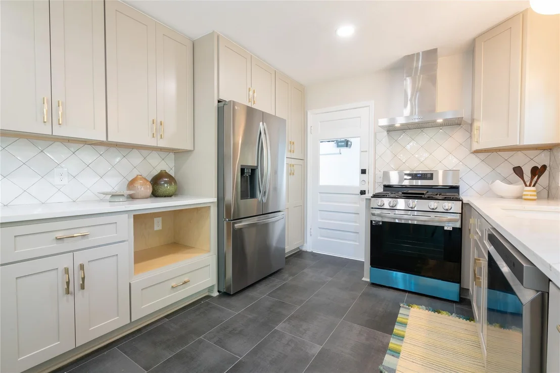 Photo of 7409 Grover Ave