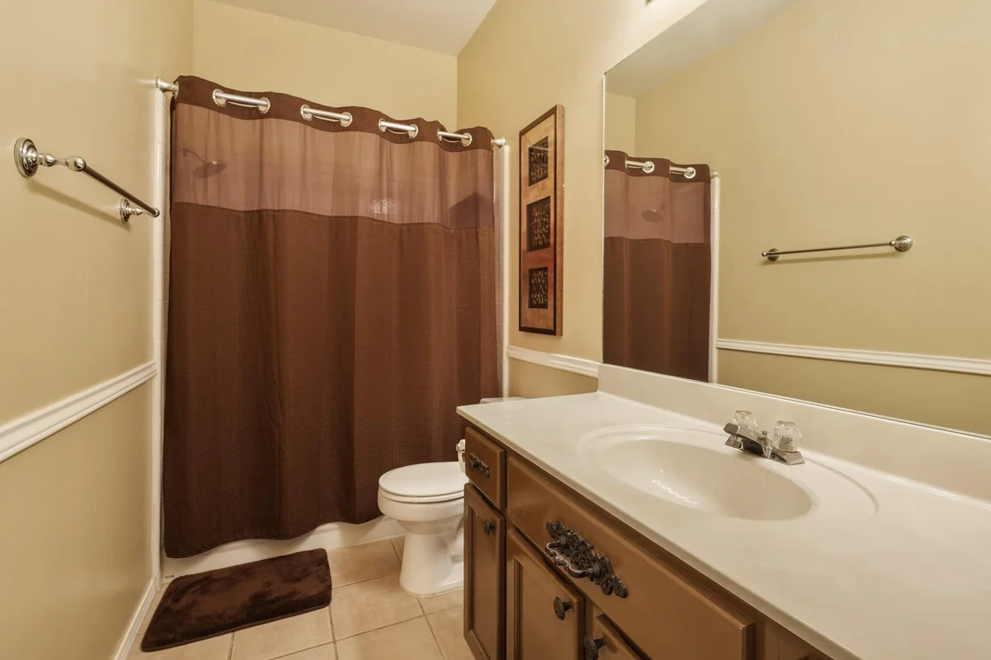 Photo of 1028 Thackeray LN