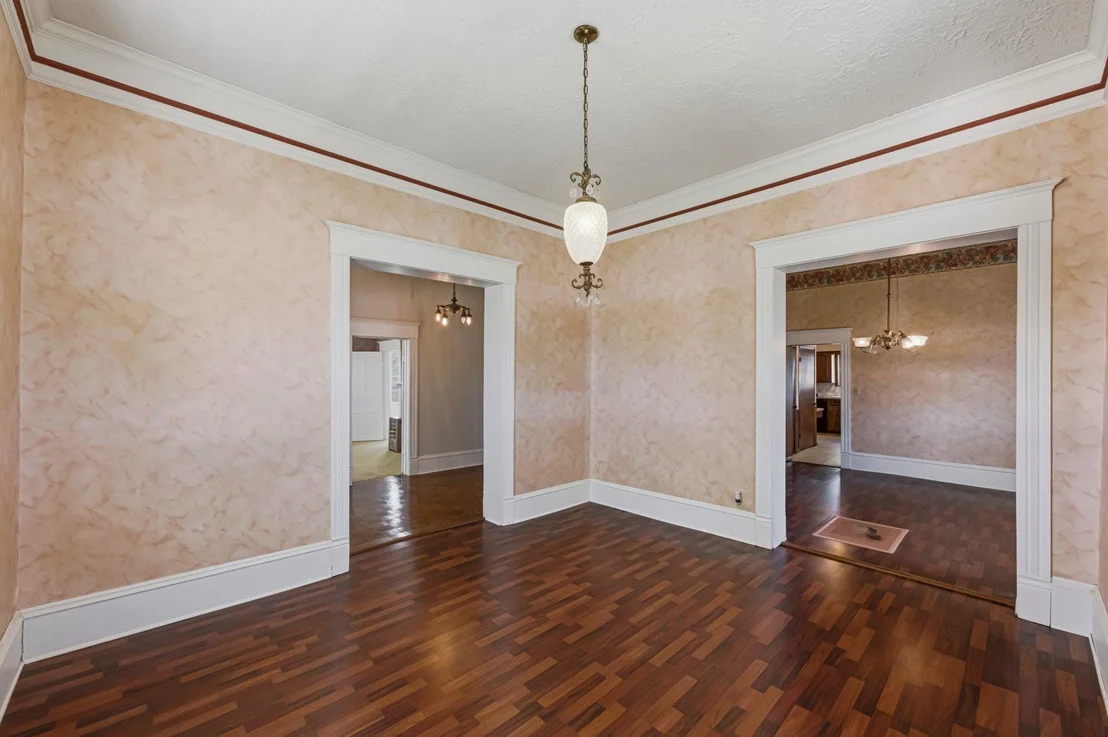 Photo of 100 W 11th ST