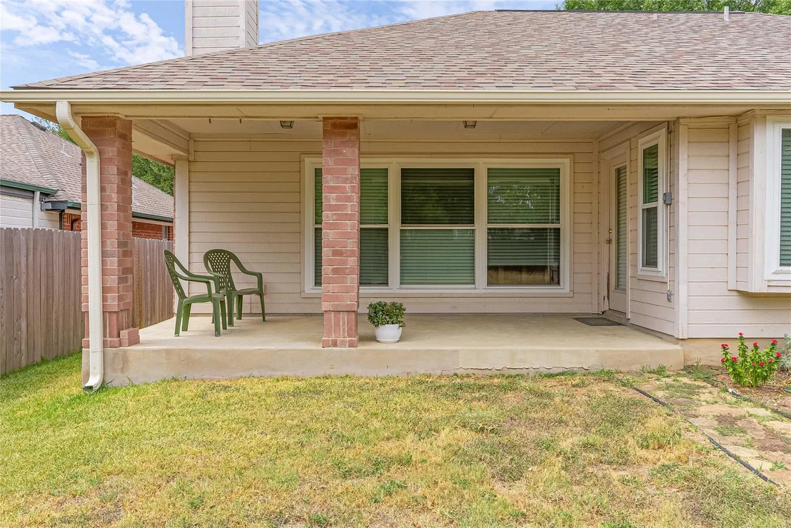 Photo of 1106 Willow Creek DR