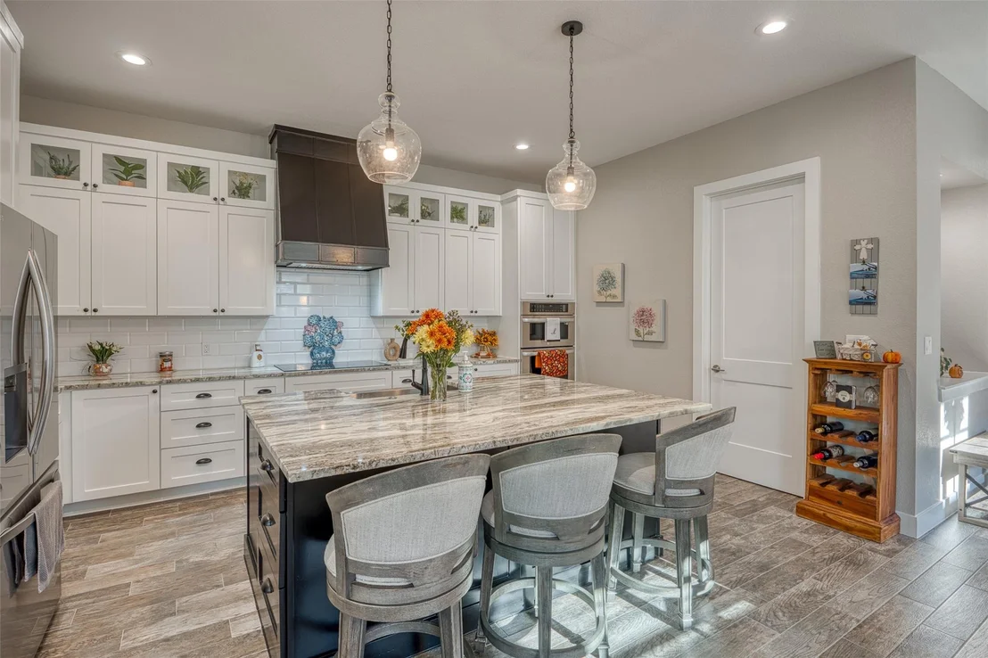 Photo of 317 Parallel Circle CIR