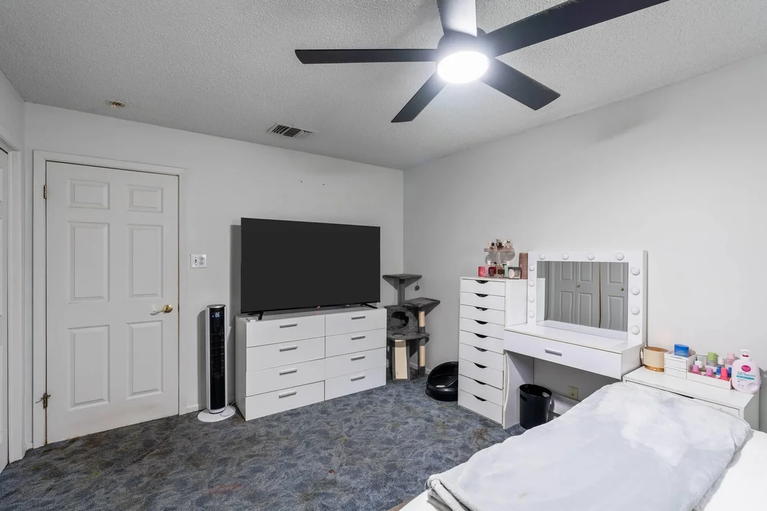 Photo of 651 High Low DR