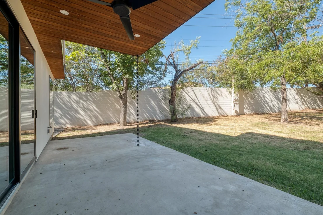 Photo of 5700 LOUISE LN
