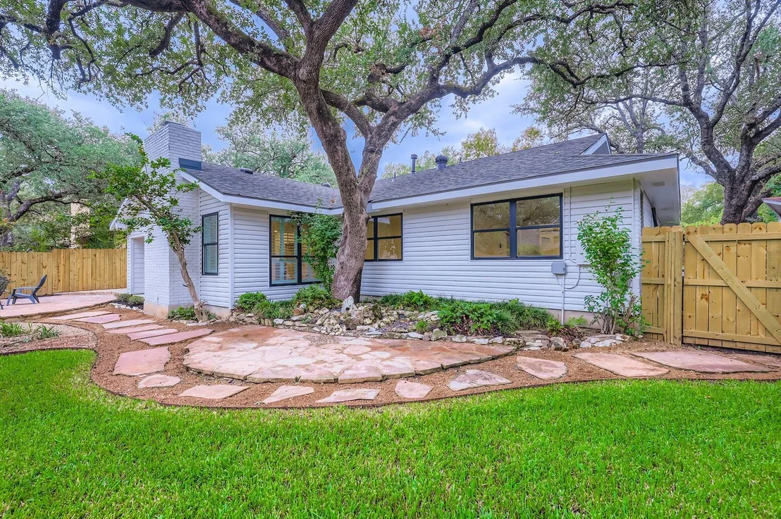 Photo of 11703 Oak Knoll DR