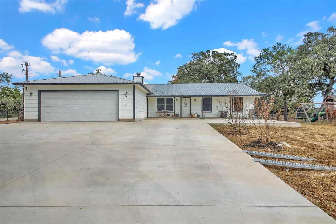 Photo of 115 Rangeland RD