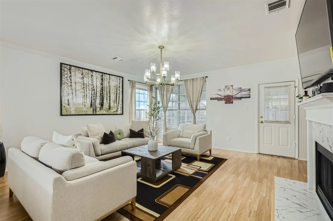 Photo of 1016 Thackeray LN