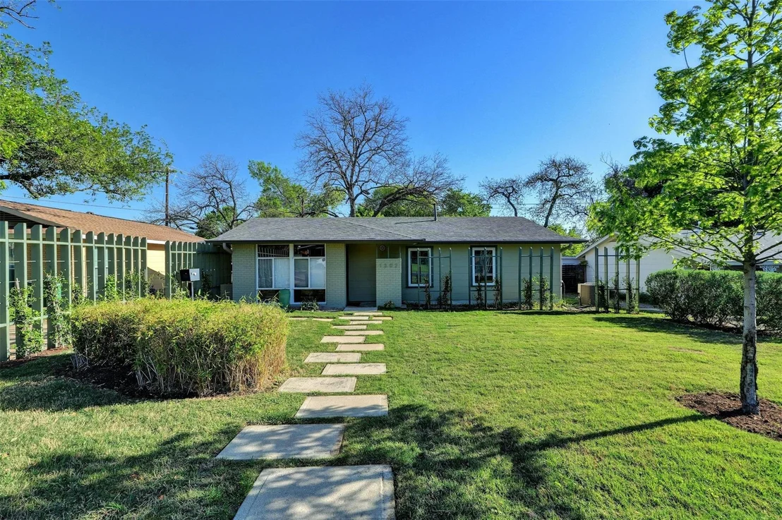 Photo of 1302 Berkshire DR