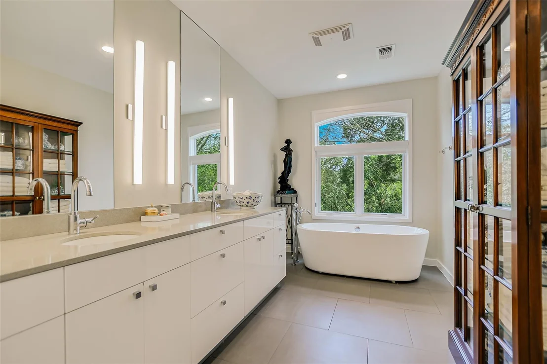 Photo of 3718 Bridle PATH