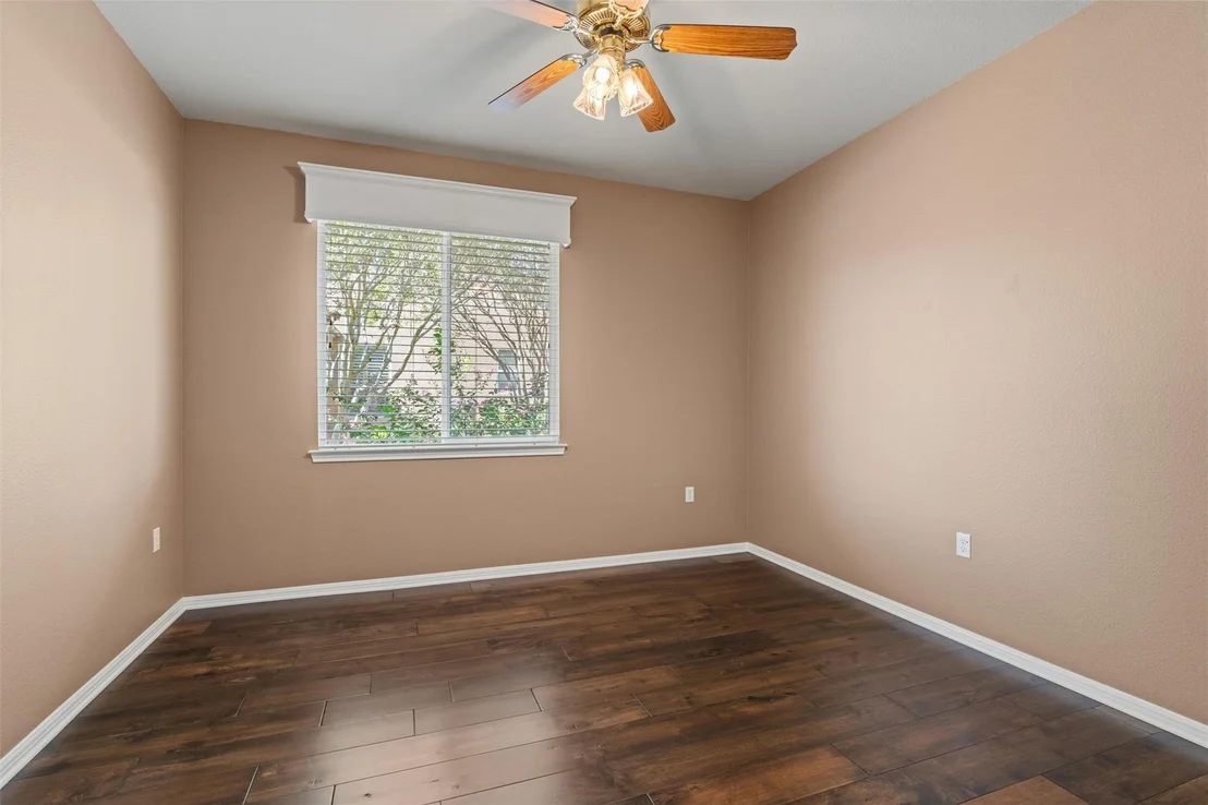 Photo of 127 Durango TRL