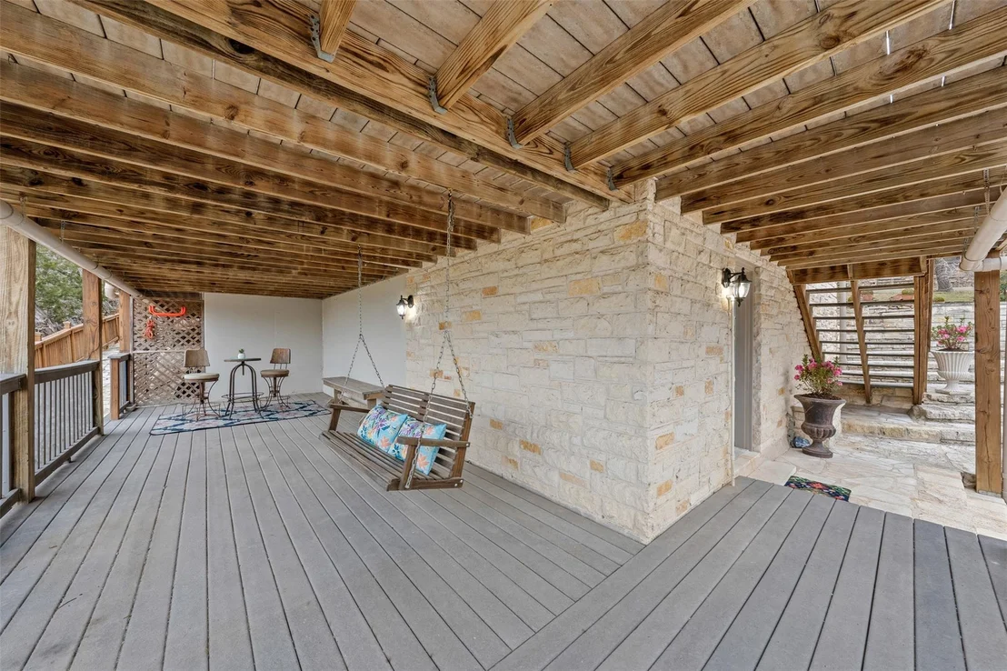 Photo of 5926 Lakeside DR
