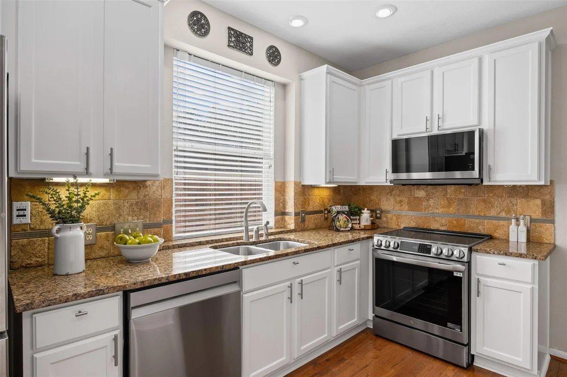 Photo of 6531 Clairmont DR