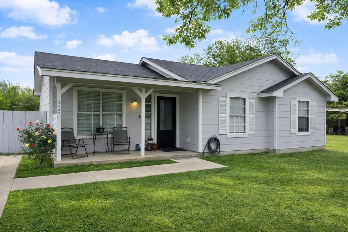 Photo of 555 Live Oak DR