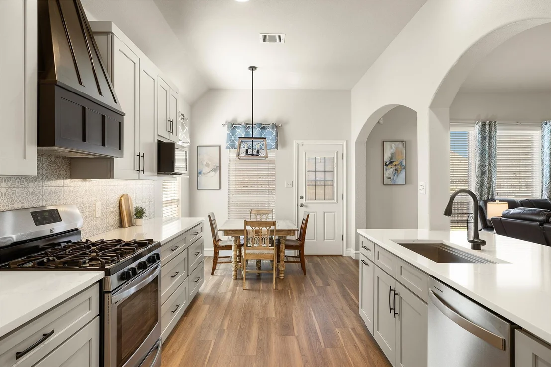 Photo of 1104 Bethpage DR